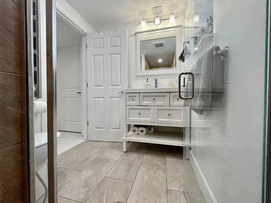 Brand New 2 Bedroom Suite In Langley Twp - Play Area, Patio & Mini Golf Aldergrove Canada