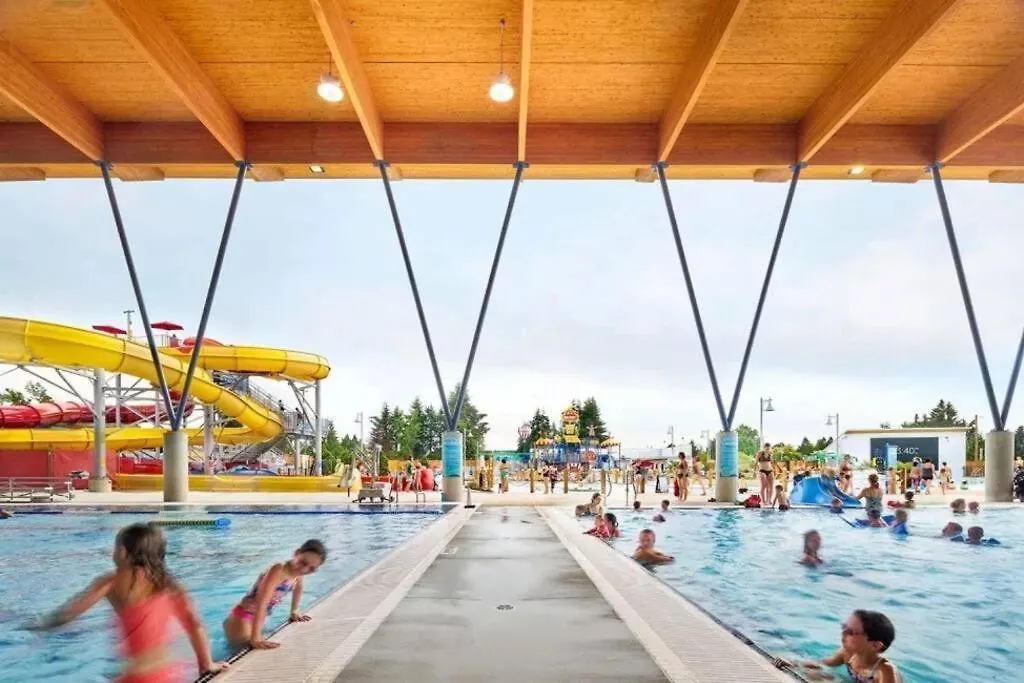 Brand New 2 Bedroom Suite In Langley Twp - Play Area, Patio & Mini Golf Aldergrove Apartment